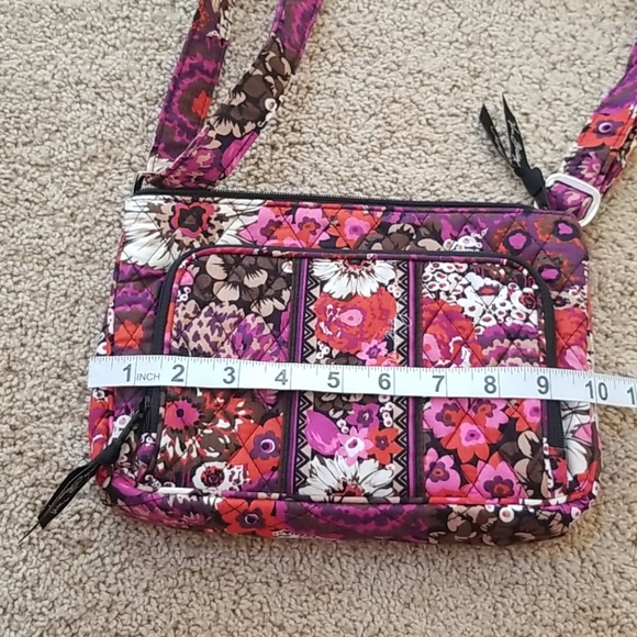 VERA BRADLEY Pink Multi Print Zippered Bag - Picture 7 of 8